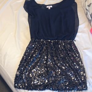 Gray sheer and sequin stress Candie’s size L